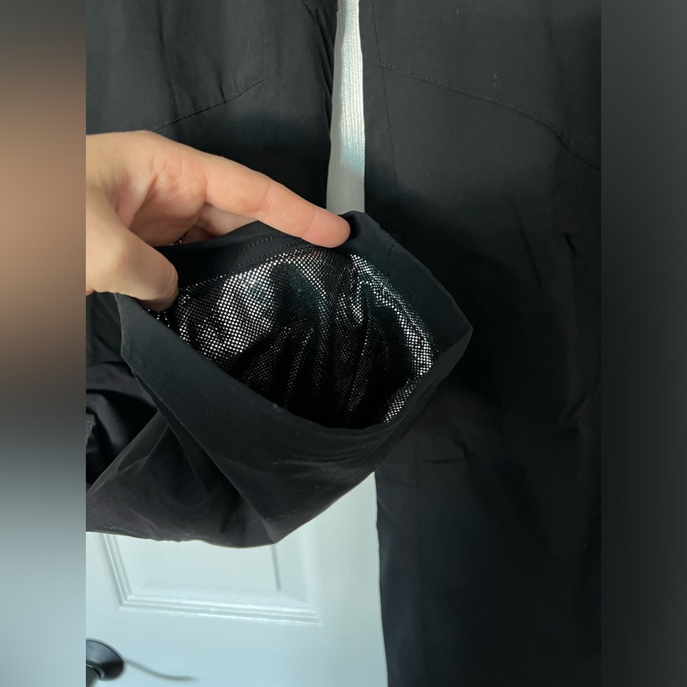 Size 6, jogging pants in black - Picture 4 of 8